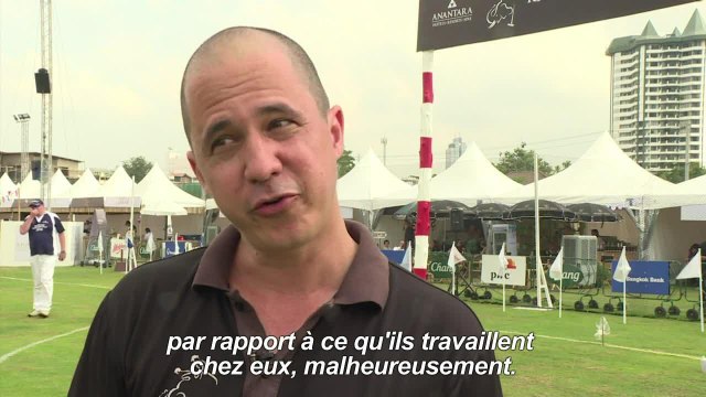 Au cœur de Bangkok, des éléphants joueurs de polo