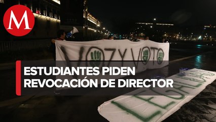 Estudiantes del CIDE protestan en Palacio Nacional en CdMx; piden validar revocación de director