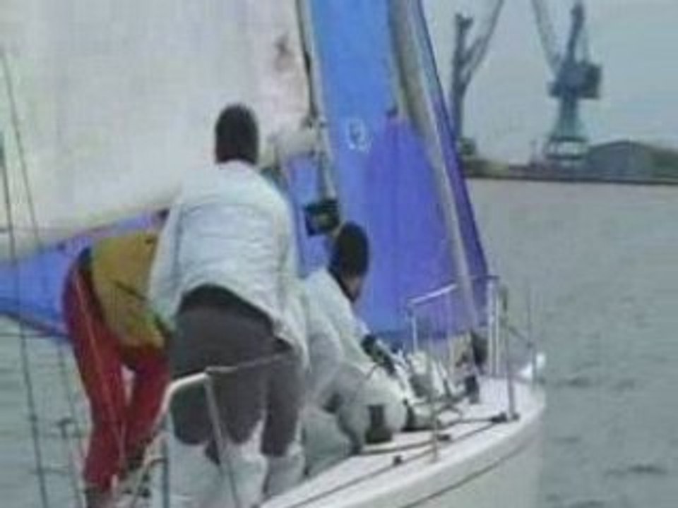 Voile J08 mars 2008 et dauphin à Cherbourg