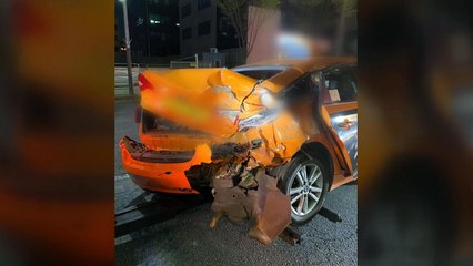 강남 도심서 승합차가 택시·버스 잇달아 들이받아 12명 부상 / YTN