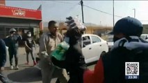 “Eso es robar”: Ciudadano encara a normalistas que saqueaban camión en Oaxaca