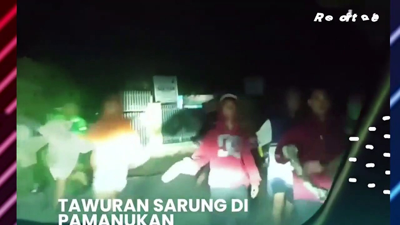 VIRAL! PULUHAN REMAJA DI SUBANG TAWURAN GUNAKAN SARUNG, HANTAM MOBIL WARGA YANG MELINTAS