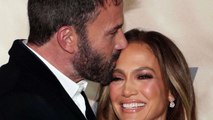 Jennifer Lopez e Ben Affleck si sposano l’annuncio e l’anello di diamanti