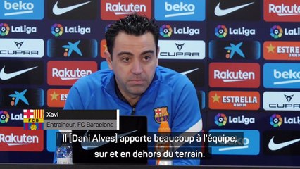 Barça - Xavi : "J'aimerais qu'Alves continue"