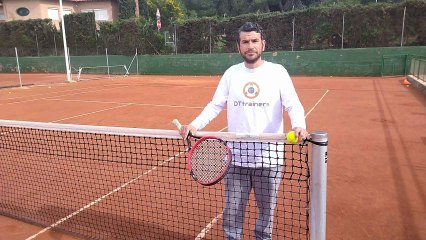 Carlos Santos Bosque, en la pista de la Real Sociedad Club de Campo de Murcia donde entrenaba de niño a Carlos Alcaraz.