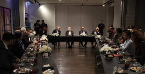 Bakan Karaismailoğlu İstanbul Havalimanı'nda basın mensuplarıyla bir araya geldi (2)