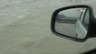 Sağanak yağış sonrası yollar göle döndü, sürücüler zor anlar yaşadı