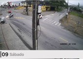 Câmera flagra acidente com 5 vítimas em Florianópolis