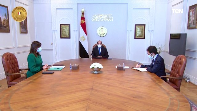 الرئيس السيسي يجتمع بوزيرة الهجرة ويطمئن على سلامة الجالية المصرية بأوكرانيا