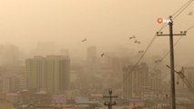 Moğolistan'ı kum fırtınası vurdu
