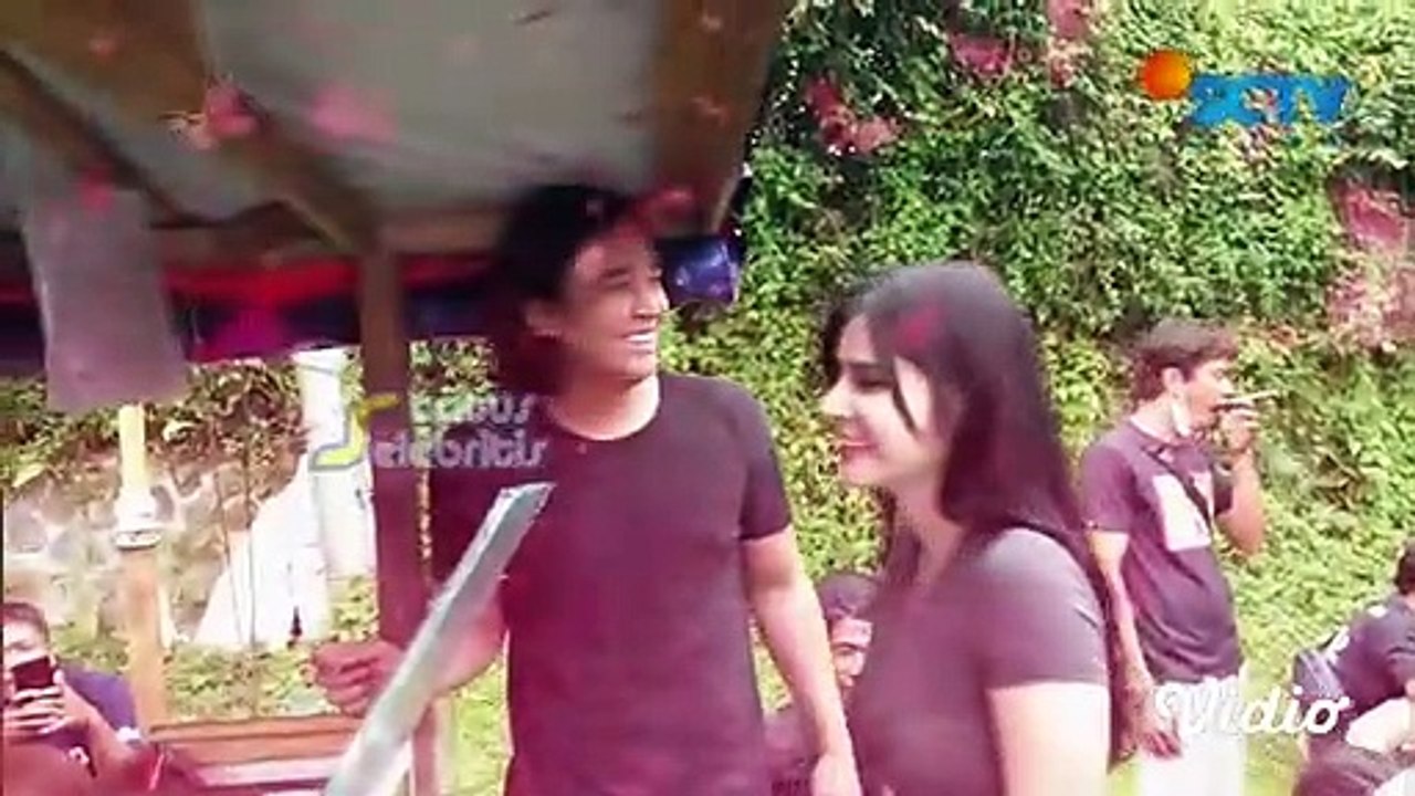 Tak Lagi Sembunyikan Hubungan! Billy Syahputra dan Maria Vania Pamer Kemesraan _ Status Selebritis