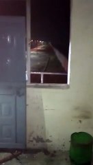 बदमाशों ने वॉच टावर पर पथराव किया, जान बचाकर भागे सुरक्षाकर्मी, पथराव करने वालों की तलाश में पुलिस