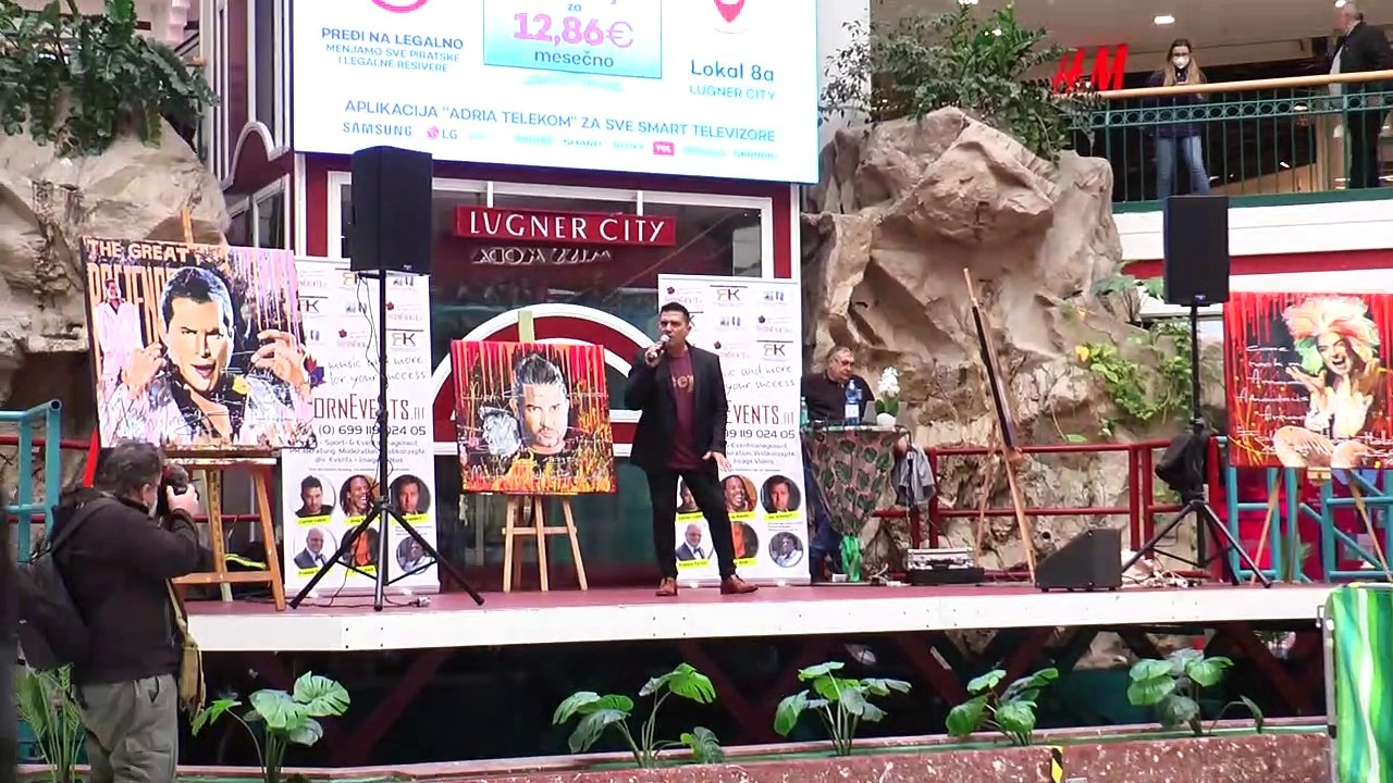 Das spanische Stimmwunder Juan Carlos López in der Lugner City