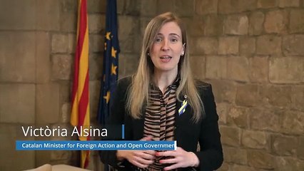 Las redes critican el inglés de la 'consellera' catalana de Exteriores