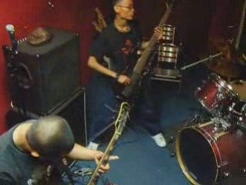 Shadows Embrace - Macam Paham Breakdown