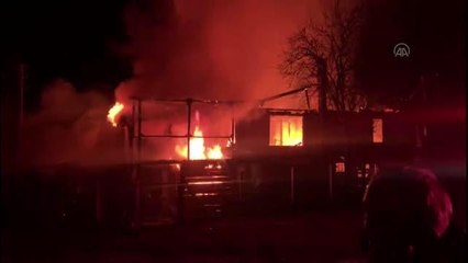 Kıbrıs gazisinin ve komşusunun evi yandı