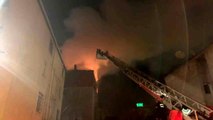 Maltepe'de yangın paniği: Çatı katı alevlere teslim oldu