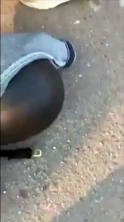 Clip: Người đàn ông lao xuống sông cứu nữ sinh