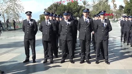 ANTALYA POLİSTEN ATATÜRK ANITI'NA ÇELENK