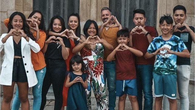 VOICI : Familles nombreuses : les Gayat annoncent l'arrivée prochaine d'un autre bébé