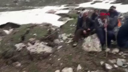 ÇIĞ ALTINDA KALAN EVDE ŞİMDİ DE 'HEYELAN' RİSKİ