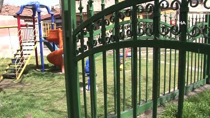 Yahudi Mahallesi’nde çocuk parkında gizemli mezar