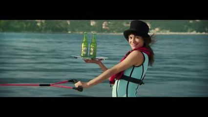 Elise de Plus belle la vie nouvelle James Bond Girl aux côtés de Daniel Craig