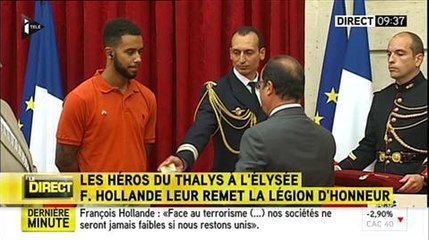François Hollande remet la Légion d'Honneur aux héros du Thalys