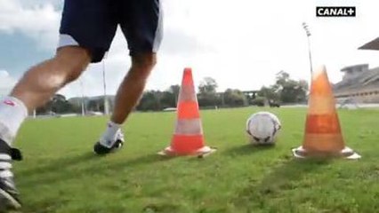 Tiburce Darou en pleine séance de travail avec Yoann Gourcuff (extrait d'Intérieur Sport)