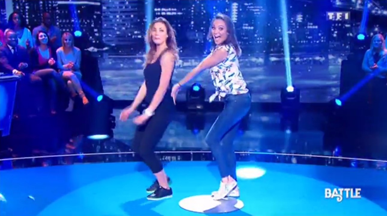 Ariane Brodier et Valérie Bègue lors d'une battle de danse chez Arthur... Le Zapping people