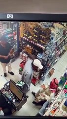 الاعتداء على مسِن وسحله من جمعية الظهر تثير غضبا واسعا في الكويت