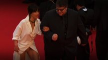 L'accident de culotte de Sophie Marceau au Festival de Cannes (Le Grand Journal)