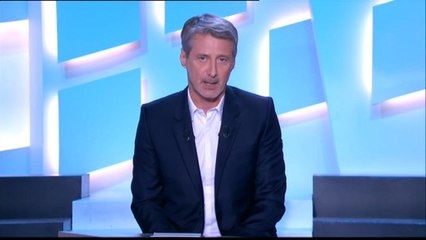 Antoine de Caunes rend hommage à Alain de Greef