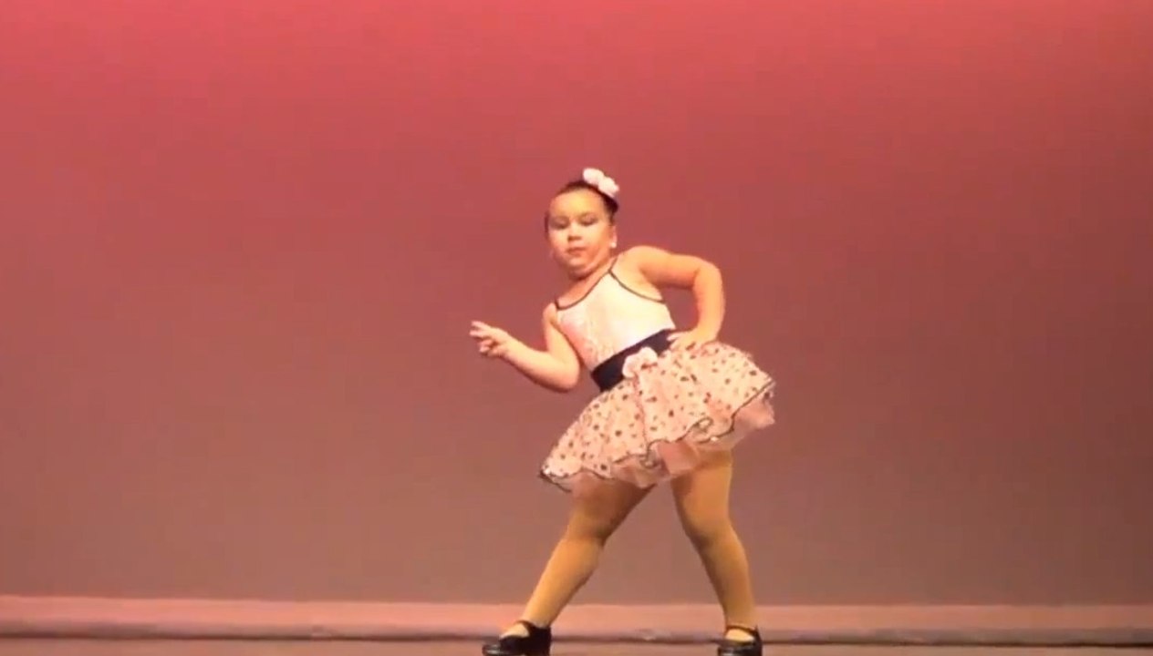 A 6 ans elle devient la nouvelle star du web en imitant Aretha Franklin... le zapping web