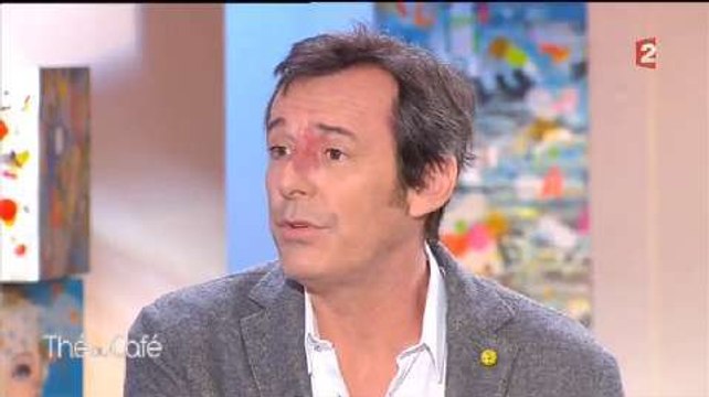 Jean-Luc Reichmann : Pourquoi a-t-il voulu garder sa tâche de vin sur le nez ?
