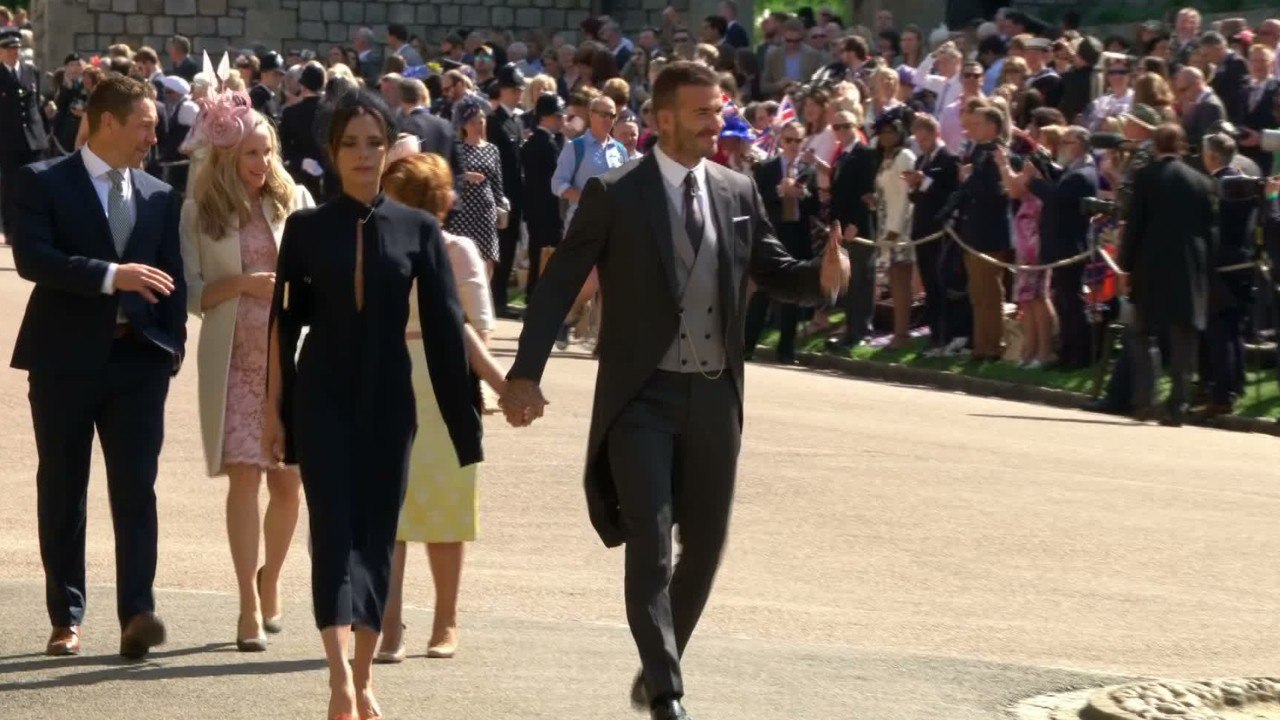 VOICI - Mariage de Brooklyn Beckham : pourquoi Meghan Markle et Harry n'ont pas été conviés ?