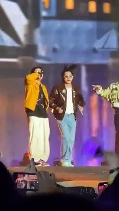 220408_BTS_Jungkook_and_Taehyung_dancing_together_-_PTD_Las_Vegas_Day_2(720p)