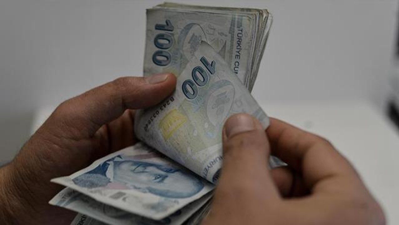 AK Parti'den asgari ücrete ikinci zam açıklaması: Enflasyon altında bir durum ortaya çıkarsa müdahaleden kaçınmayız