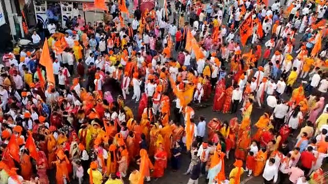 भगवान राम की शोभायात्रा में उमड़ा जन सैलाब, हेलीकॉप्टर से हुई पुष्प वर्षा, डेढ किलोमीटर लंबी लगी कतार