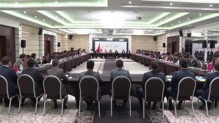 Akşener, partisinin il gençlik kolları başkanlarıyla buluştu