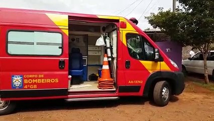 Um jovem de 18 anos caiu com a motocicleta após passar por uma rua não asfaltada