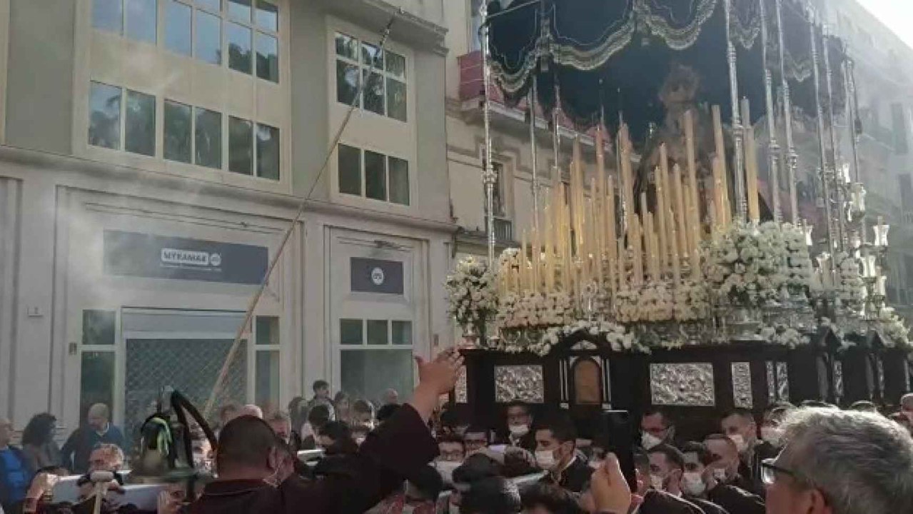 Humildad y Paciencia en la tribuna oficial.