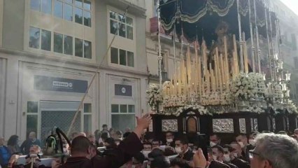 Humildad y Paciencia en la tribuna oficial.