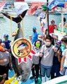 Tayvan'da dev ton balığı rekor fiyata satıldı