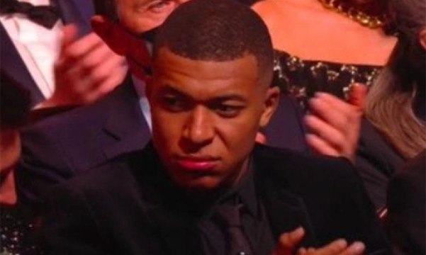 مبابي غاضب بعد حصوله على المركز التاسع في جائزة الكرة الذهبية 2021