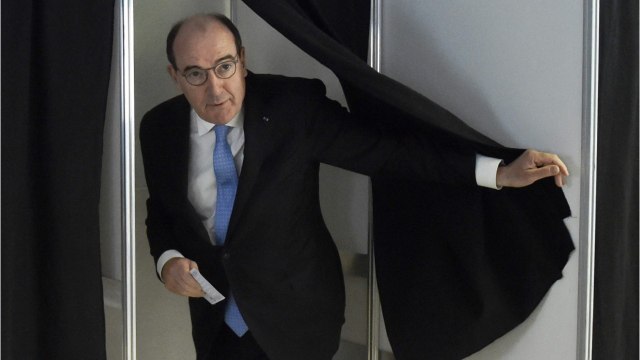 GALA VIDEO - Jean Castex pointé du doigt : ce vol en jet pour aller voter qui fait jaser