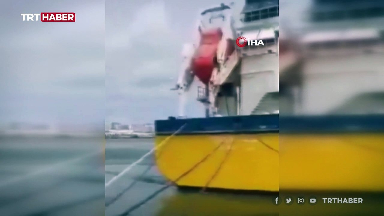 Cezayir Limanı’nda yolcu gemisi ile petrol tankeri çarpıştı