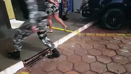 Mulher é detida por tráfico de drogas no Conjunto Abelha