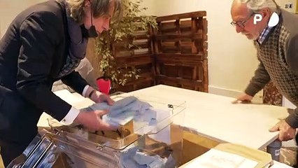 Candidatos derrotados declaram apoio a Macron e Le Pen