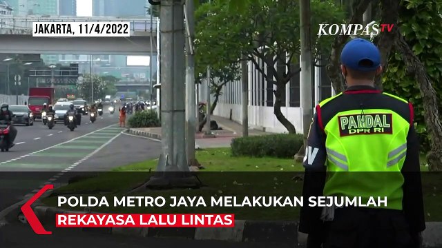 Polisi Rekayasa Lalu Lintas di Sekitar DPR di Hari Demo BEM SI